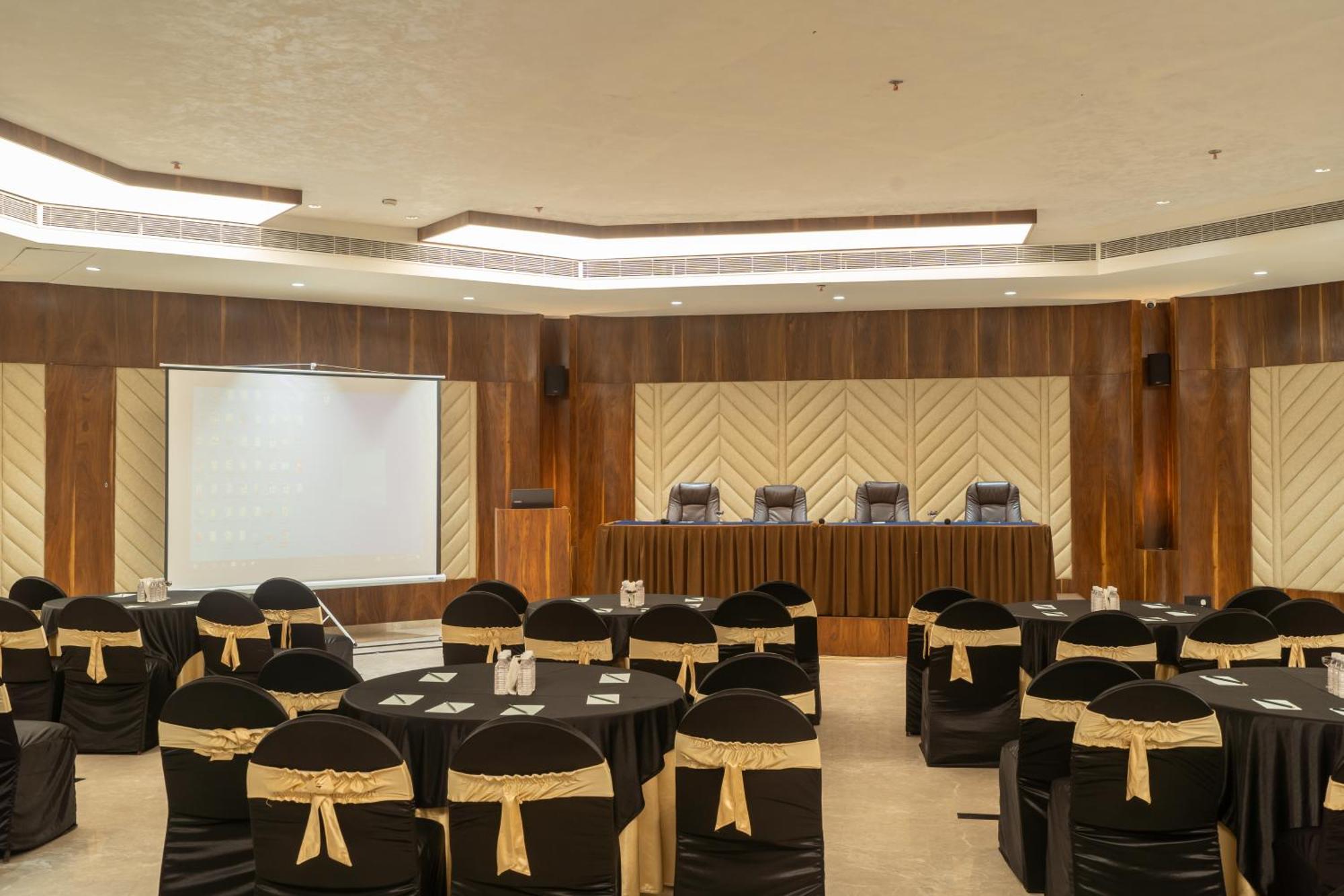 Hotel Mayura Rāipur Exteriér fotografie