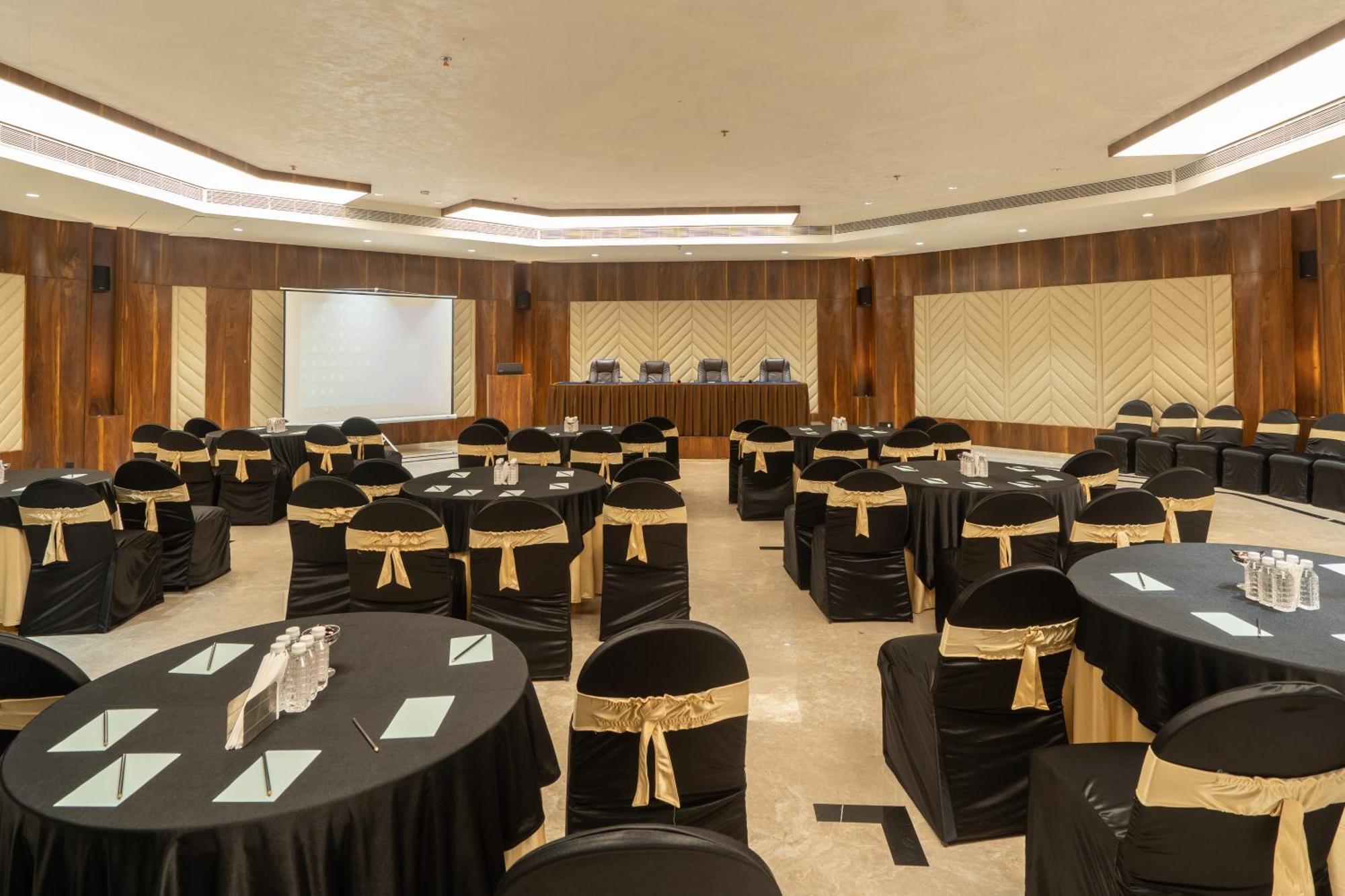 Hotel Mayura Rāipur Exteriér fotografie
