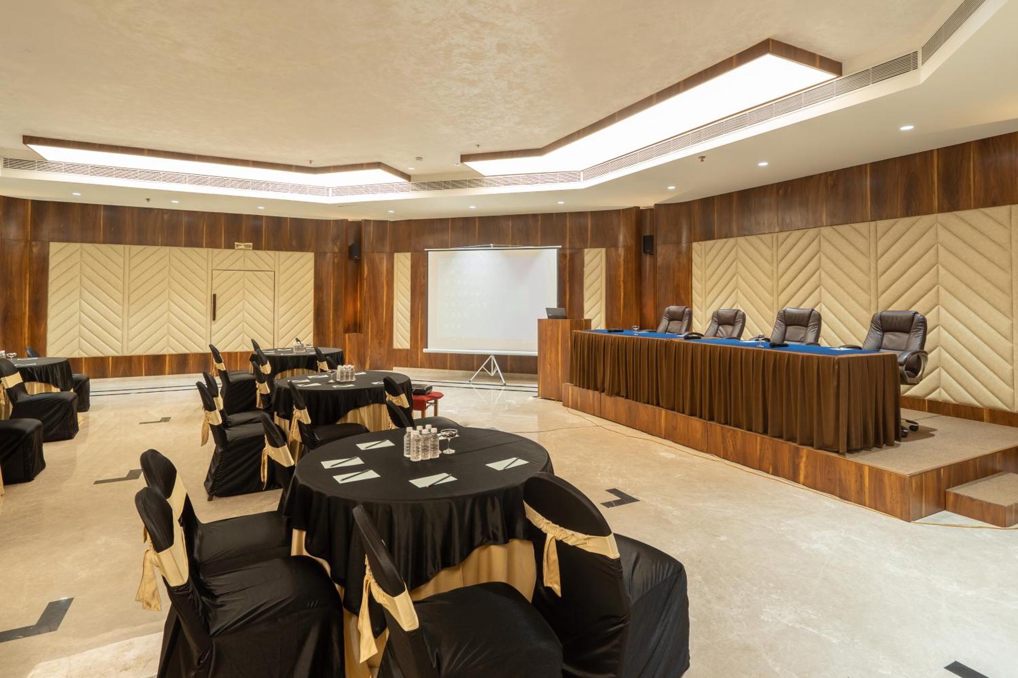 Hotel Mayura Rāipur Exteriér fotografie